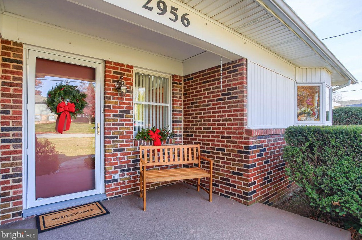 2956 Bradley Ave, Yoe, PA 17313-9535