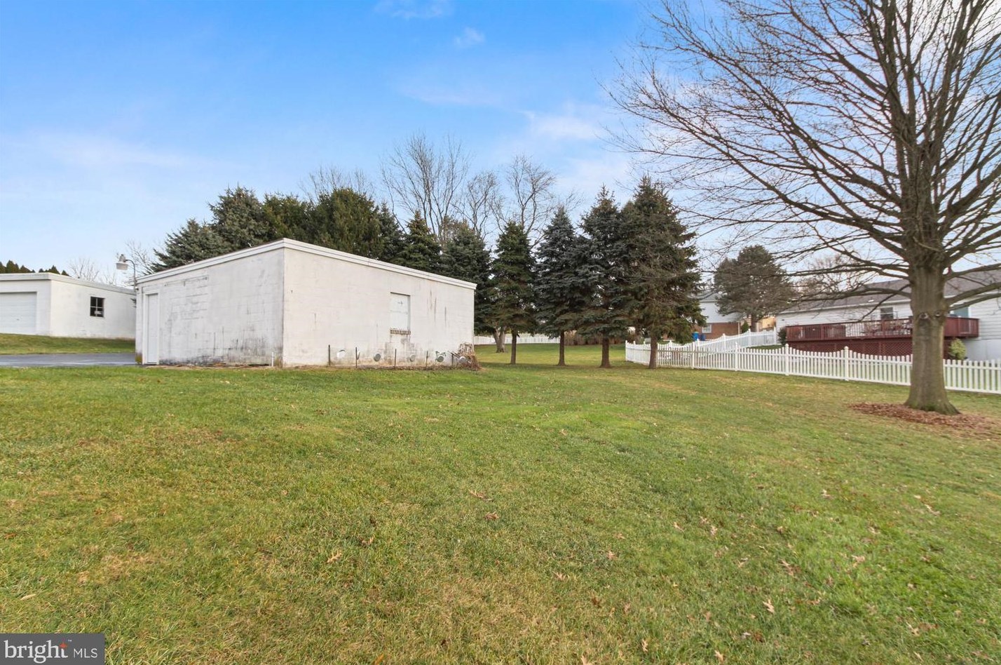 61 Franklin St, Yoe PA  17313-9569 exterior