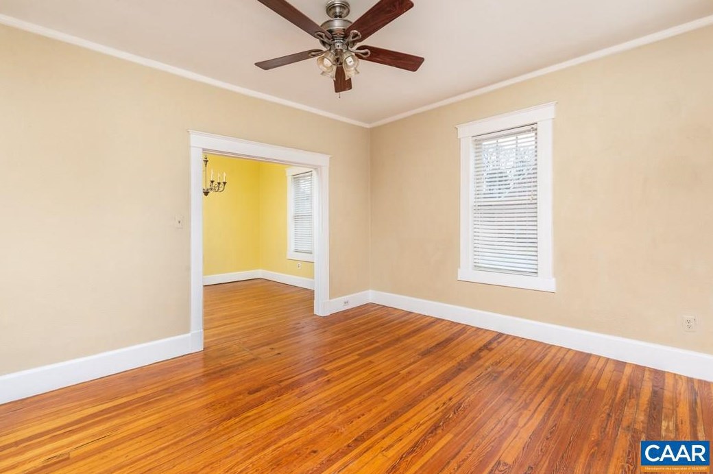 700 Sherwood Ave, Waynesboro, VA 22980-6055