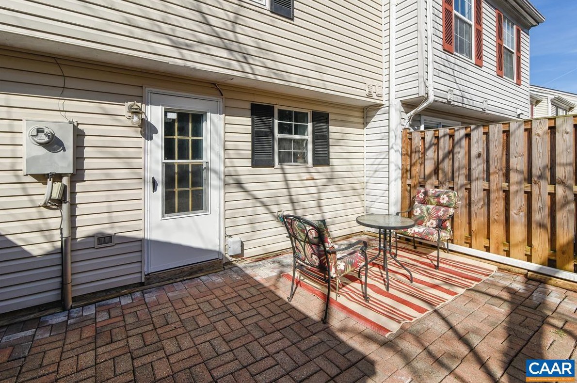 53 Quincy Ct, Dulles VA  20165-5755 exterior