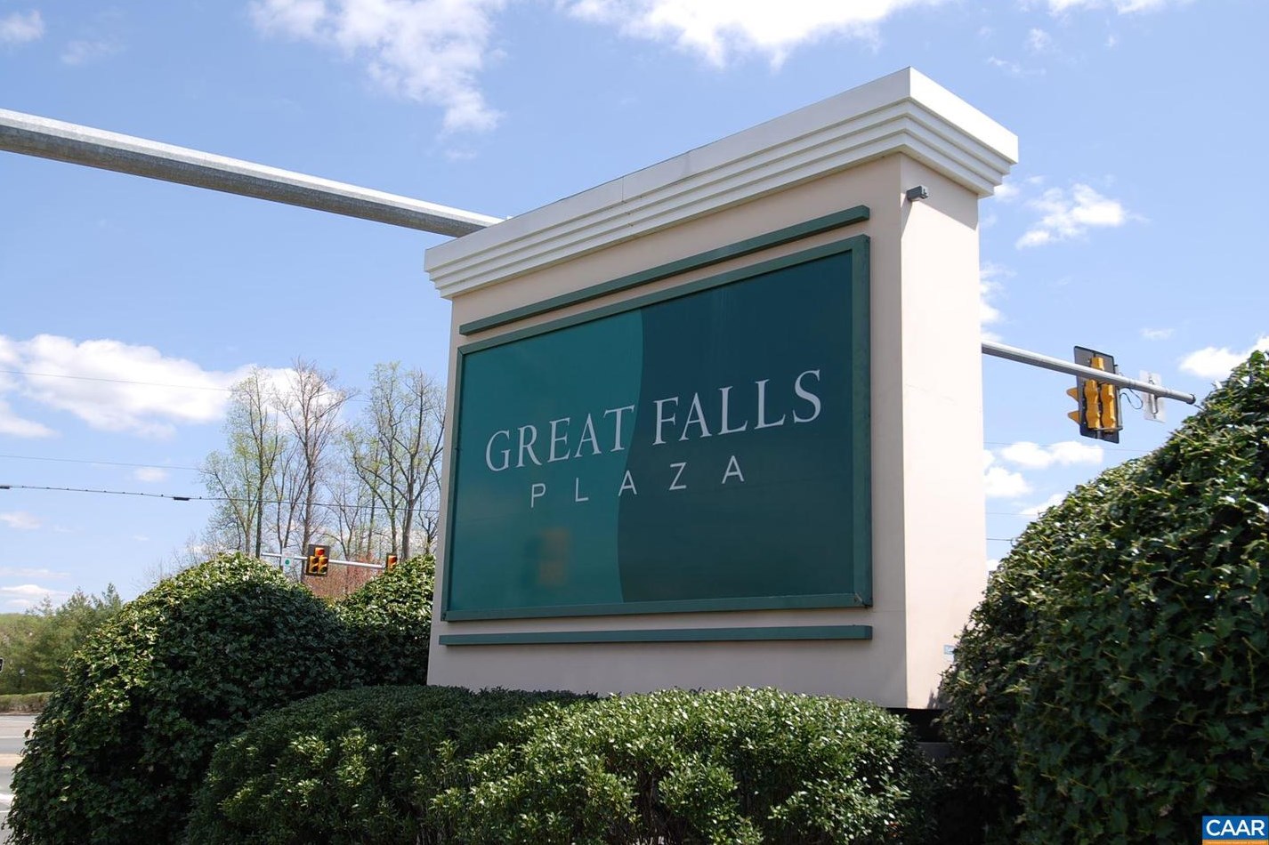 53 Quincy Ct, Dulles VA  20165-5755 exterior