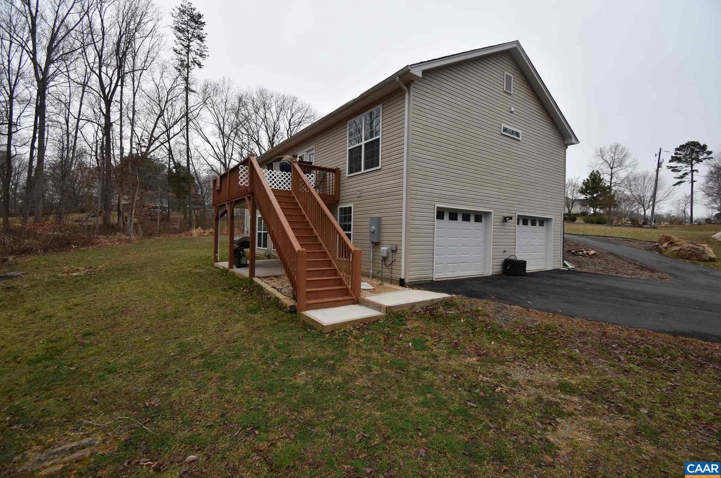 49 Neil Ct, Ruckersville, VA 22968-3480