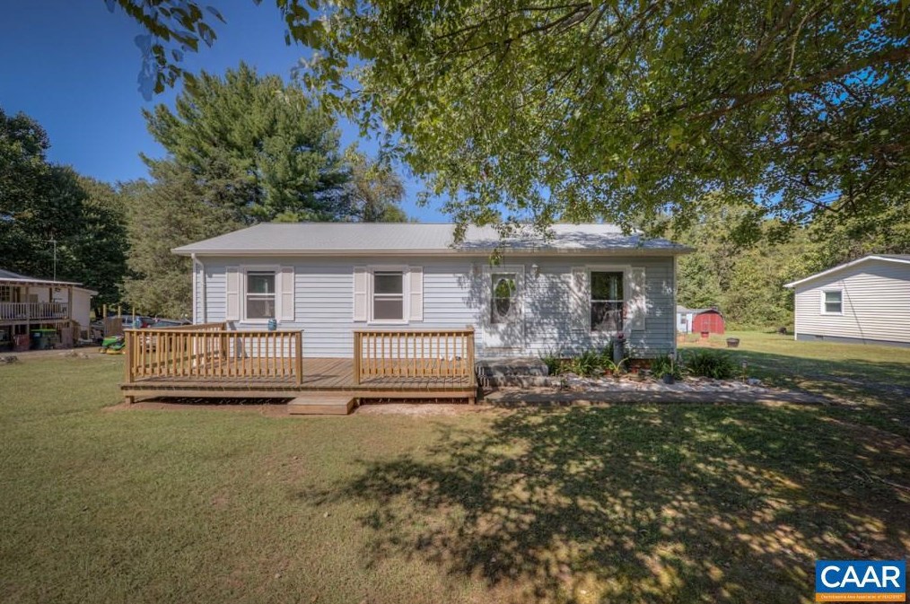 75 Rucker Dr, Ruckersville, VA 22968-9527