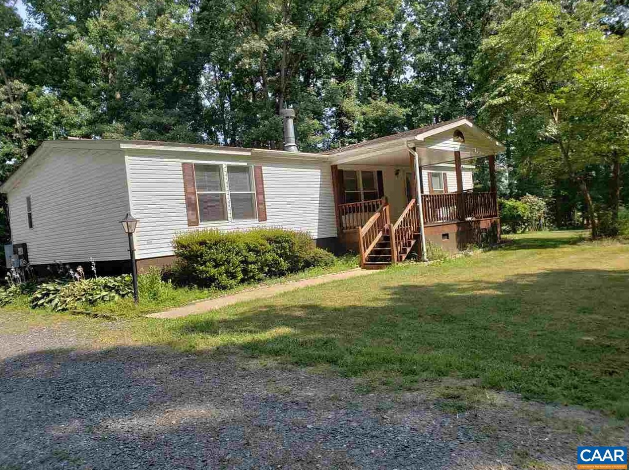 289 Community House Rd, Kents Store, VA 23084