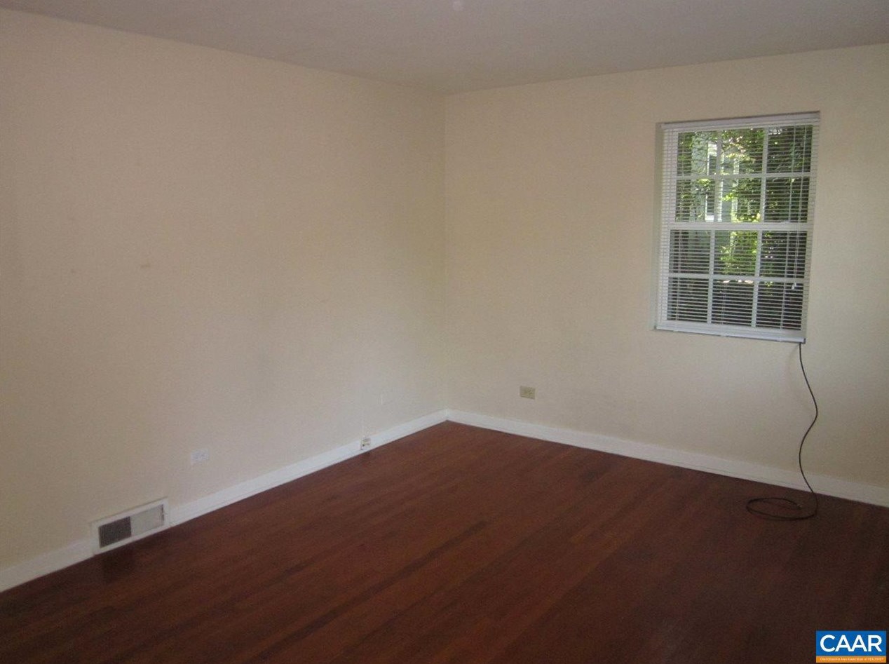1962 Lewis Mountain Rd Apt 1, Charlottesville, VA 22903