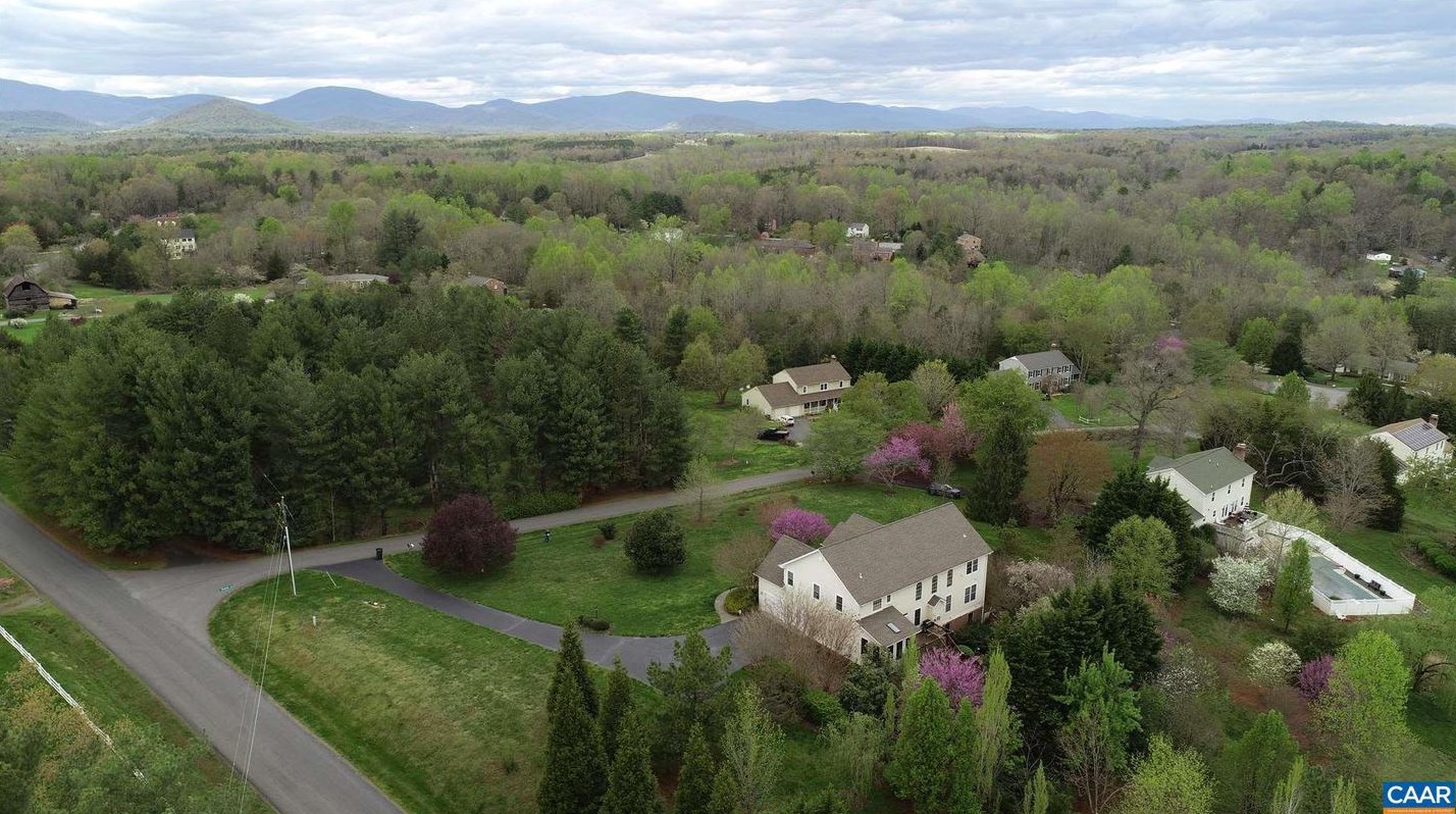 665 Fairgrove Ct, Earlysville, VA 22936