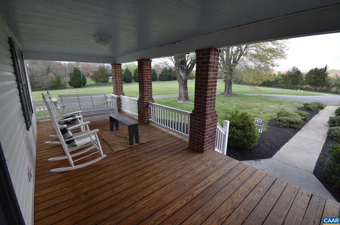 5572 River Rd, Stanardsville, VA 22973-2954