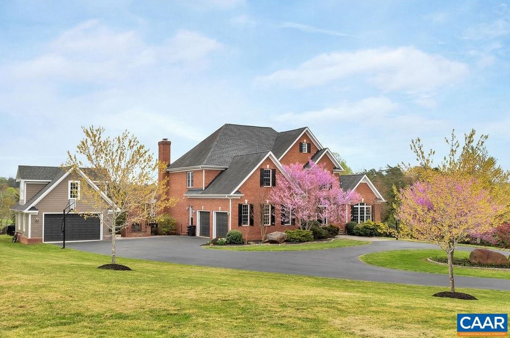 493 Burchs Creek Rd, Crozet, VA 22932