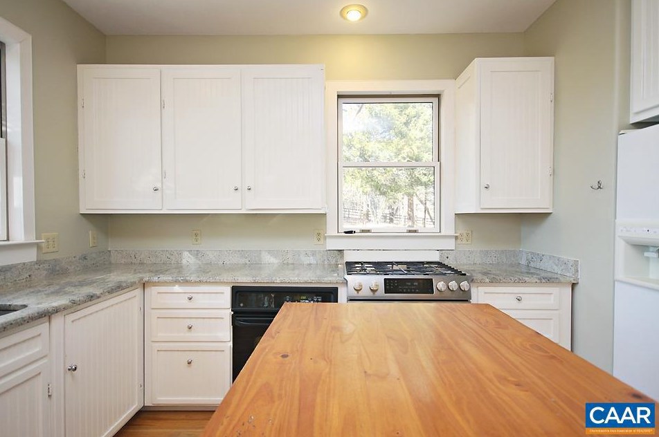 6285 Jarmans Gap Rd, Crozet, VA 22932