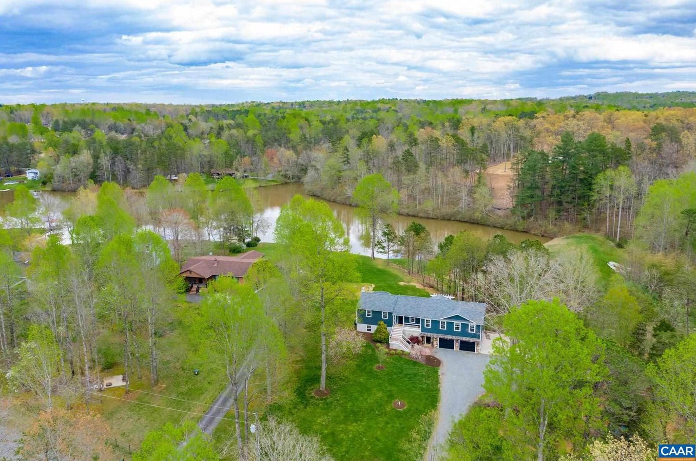 381 Lakewood Dr, Ruckersville, VA 22968-2319