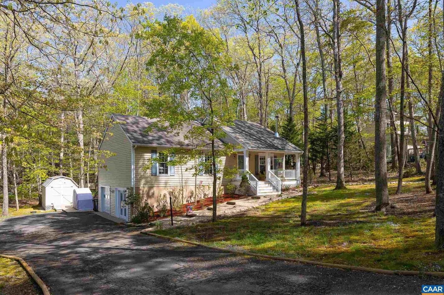 5 Dogleg Rd, Bybee, VA 22963