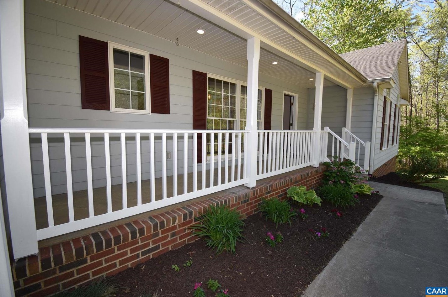 6 Farm Ridge Dr, Stanardsville, VA 22973