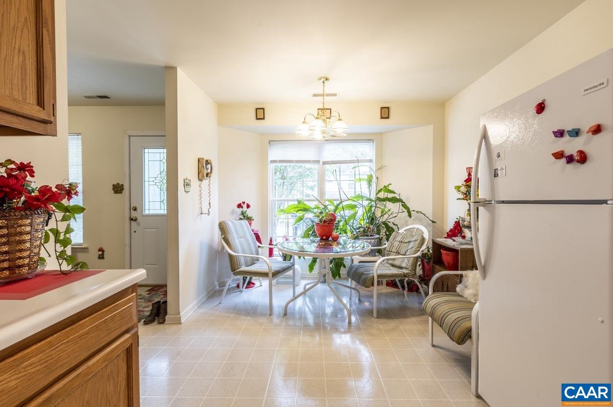 1044 Towne Ln, Charlottesville, VA 22901