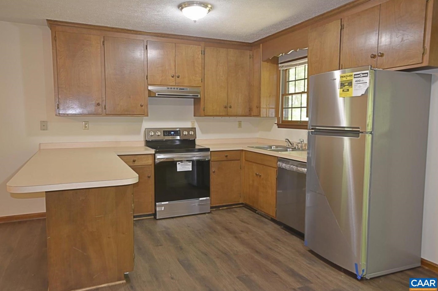 6 Darby Ln, Bybee, VA 22963