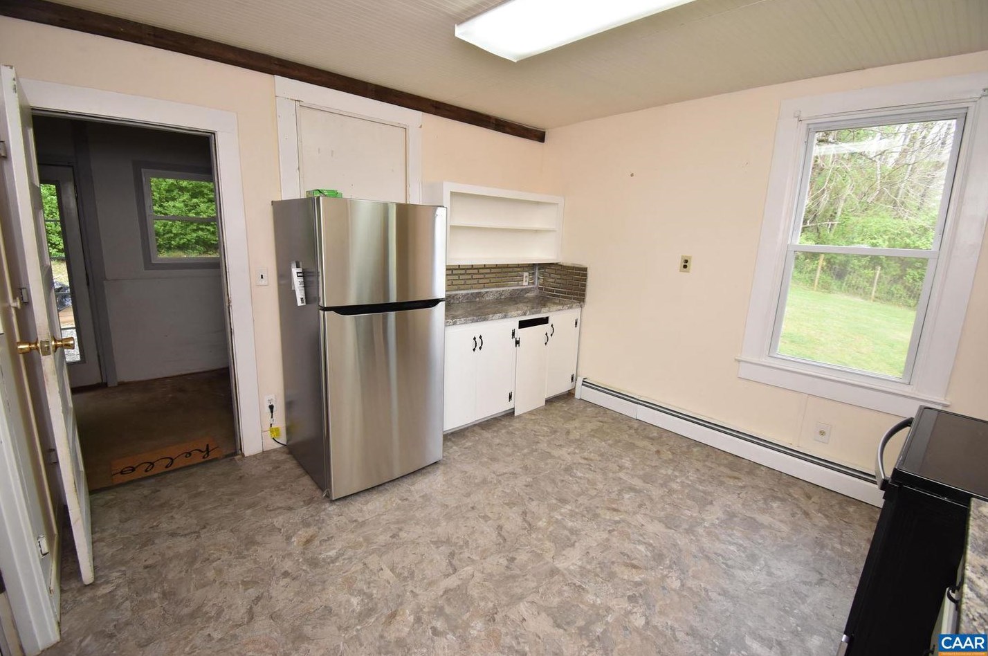 115 Madison Rd, Stanardsville VA  22973-2934 exterior