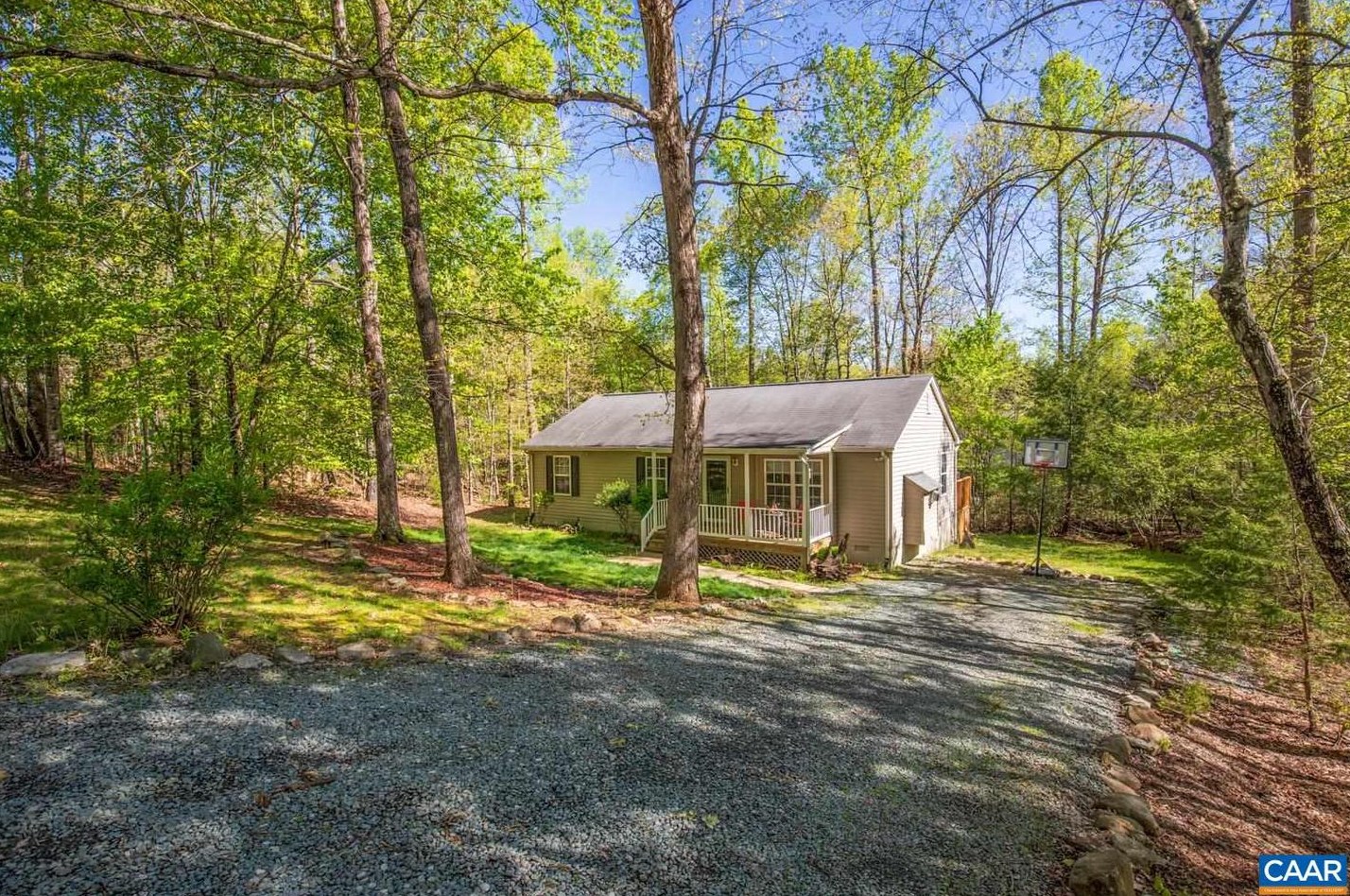 2 Kingswood Rd, Bybee, VA 22963