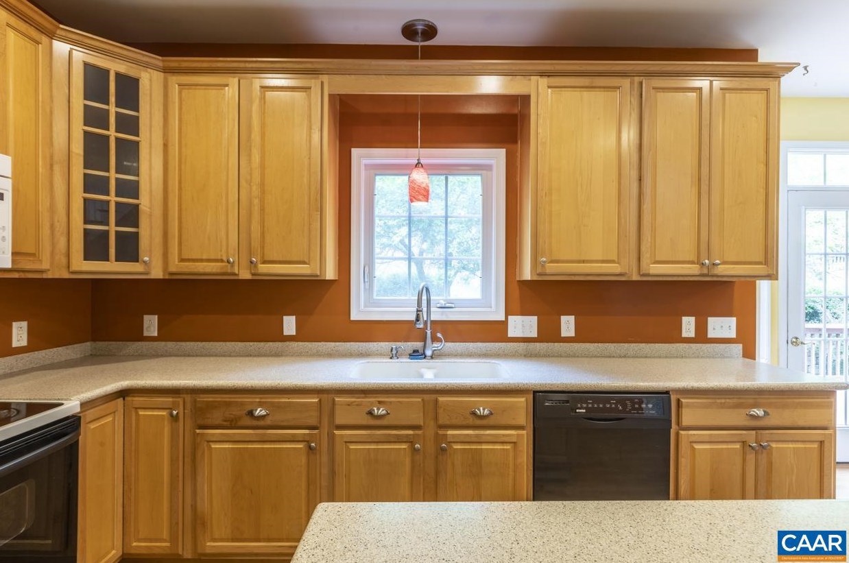 28 Xebec Rd, Bybee, VA 22963