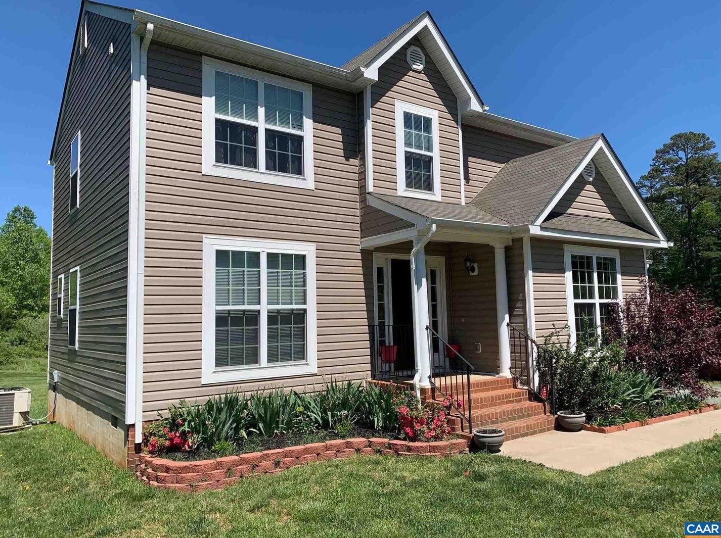 115 Carriage Hill Rd, Bybee, VA 22963