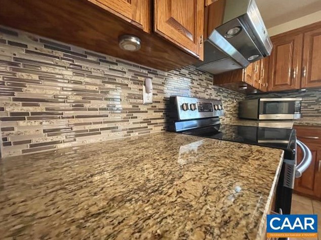 9960 Dyke Rd, Stanardsville VA  22973-3413 exterior