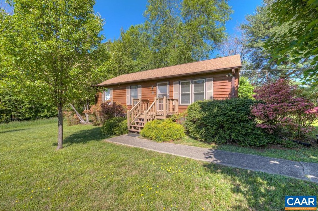2475 Ridge Rd, Bybee, VA 22963