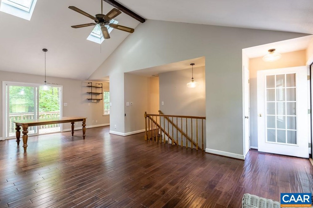 9 Deerwood Ln, Bybee, VA 22963