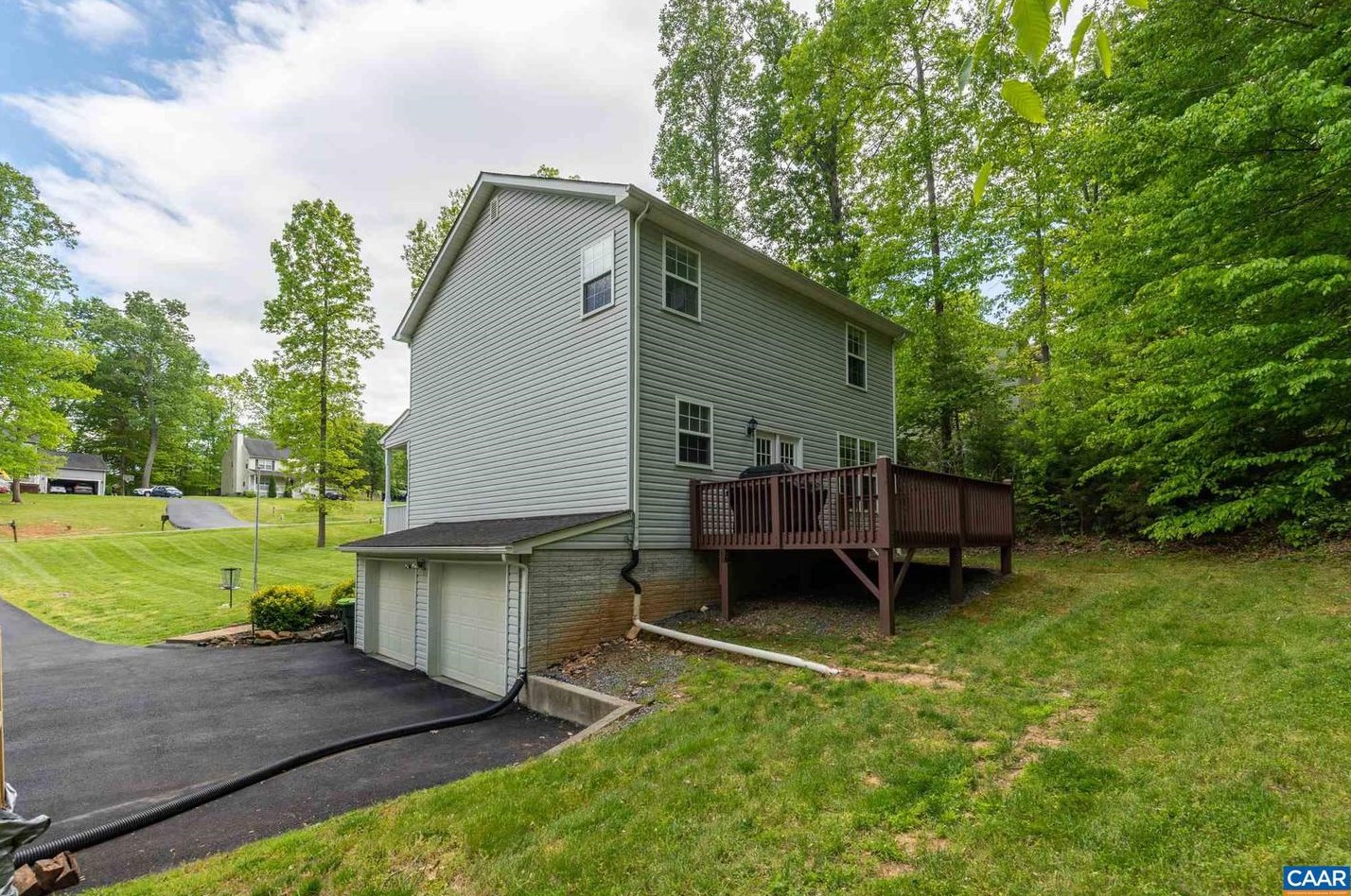 59 Oak Terrace Dr, Ruckersville VA  22968-3439 exterior