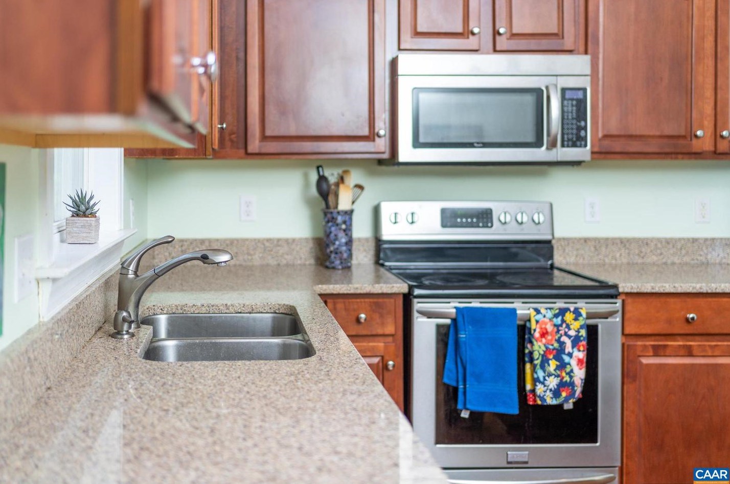 59 Oak Terrace Dr, Ruckersville VA  22968-3439 exterior