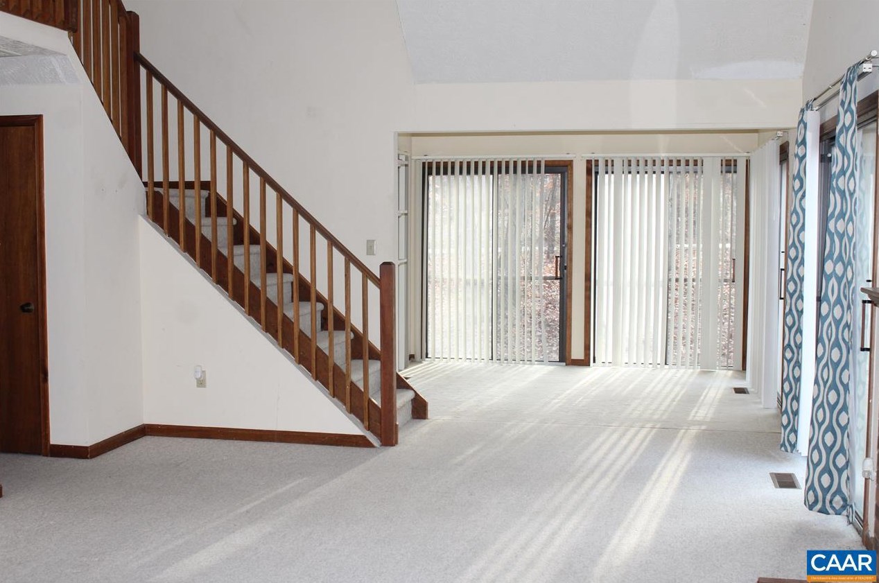 1 Horseback Ln, Bybee, VA 22963
