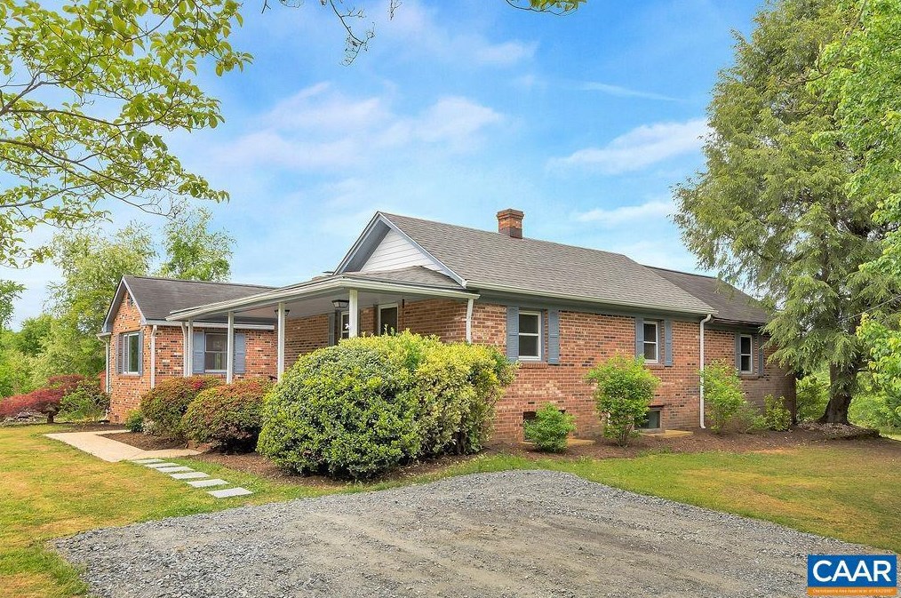 5802 Roach Ridge, Earlysville, VA 22936