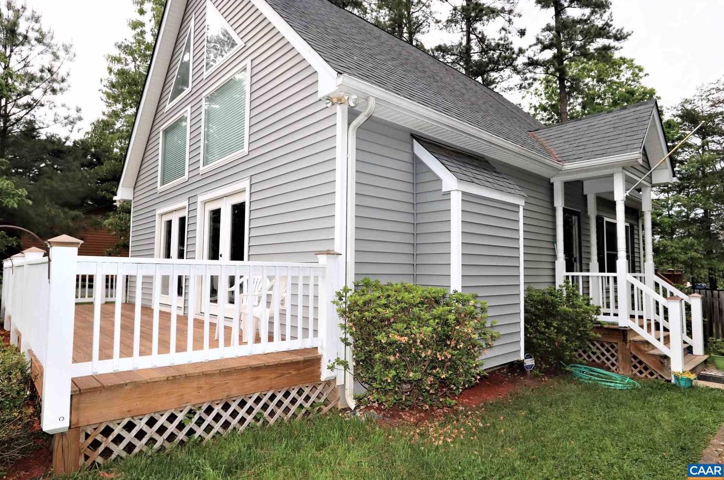 579 Jefferson Dr, Bybee, VA 22963