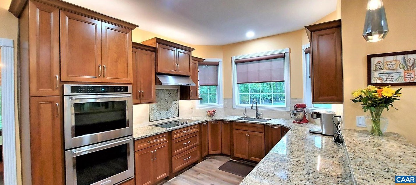418 Fox Hollow Ln, Bybee, VA 22963
