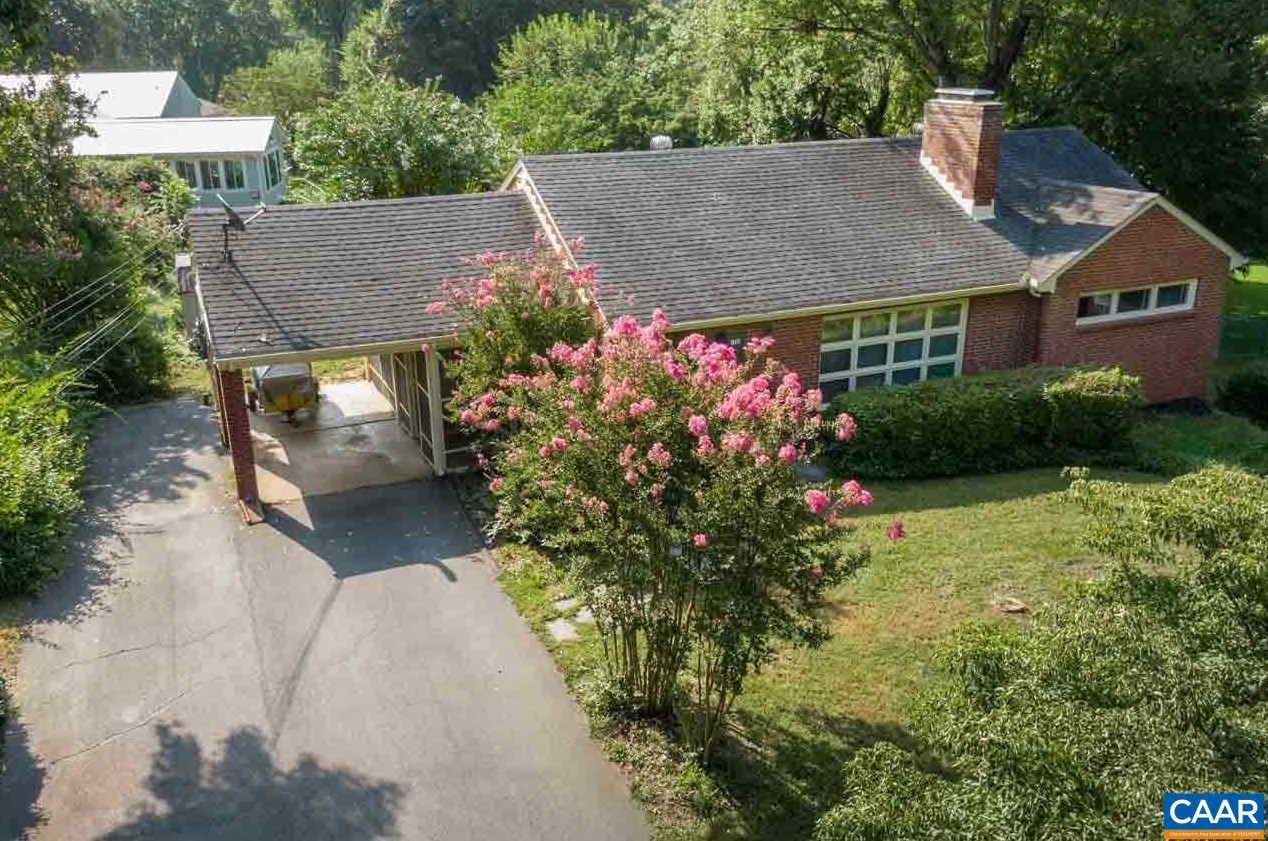 1708 Concord Dr, Charlottesville, VA 22901