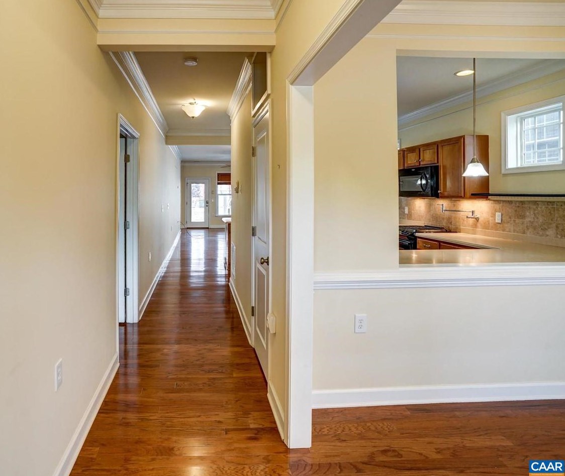 1013 Farrow Dr, Charlottesville, VA 22901