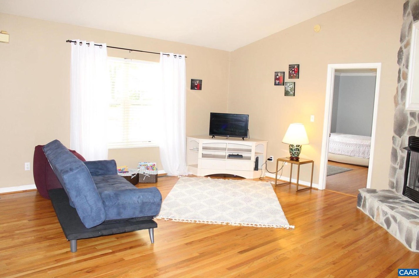 69 Lafayette Dr, Bybee, VA 22963