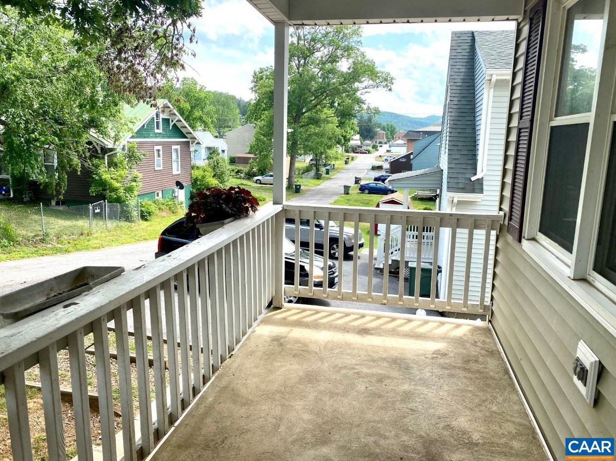 646 Delphine Ave #a, Waynesboro, VA 22980