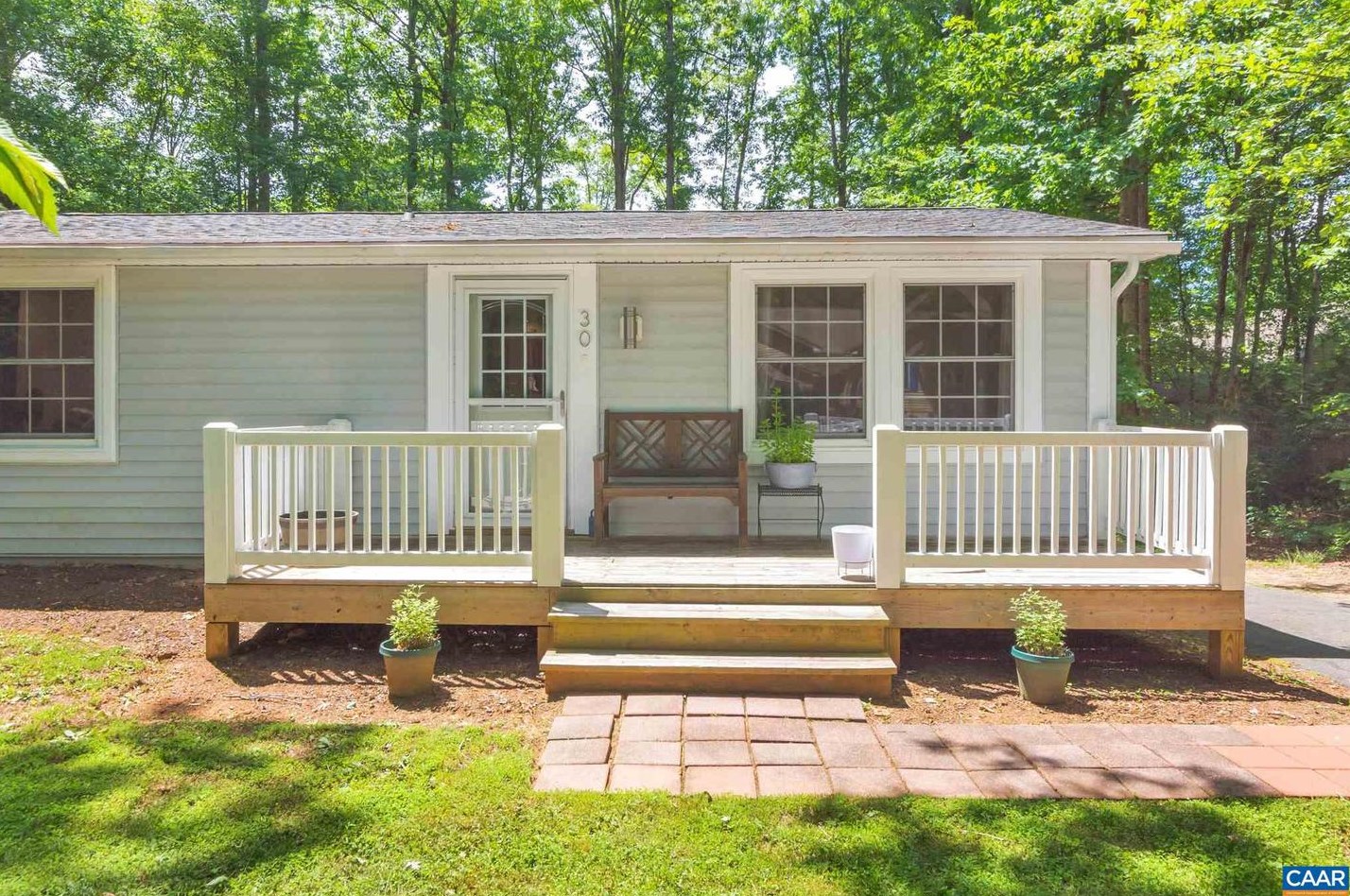 30 Stonewall Rd, Bybee, VA 22963