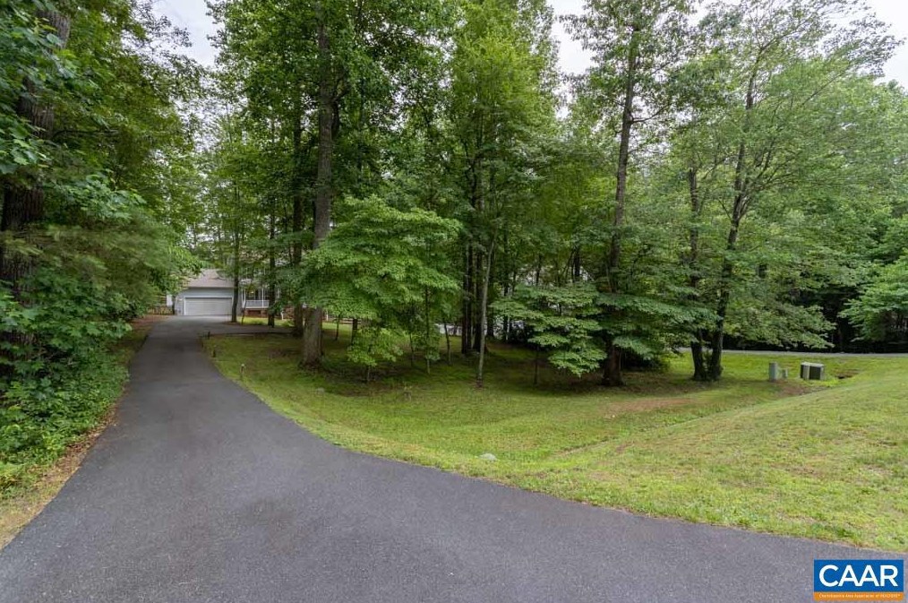 460 Northridge Rd, Ruckersville, VA 22968-3647