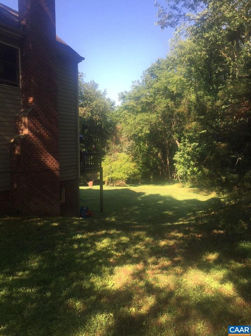 2424 Holkham Dr, Charlottesville, VA 22901