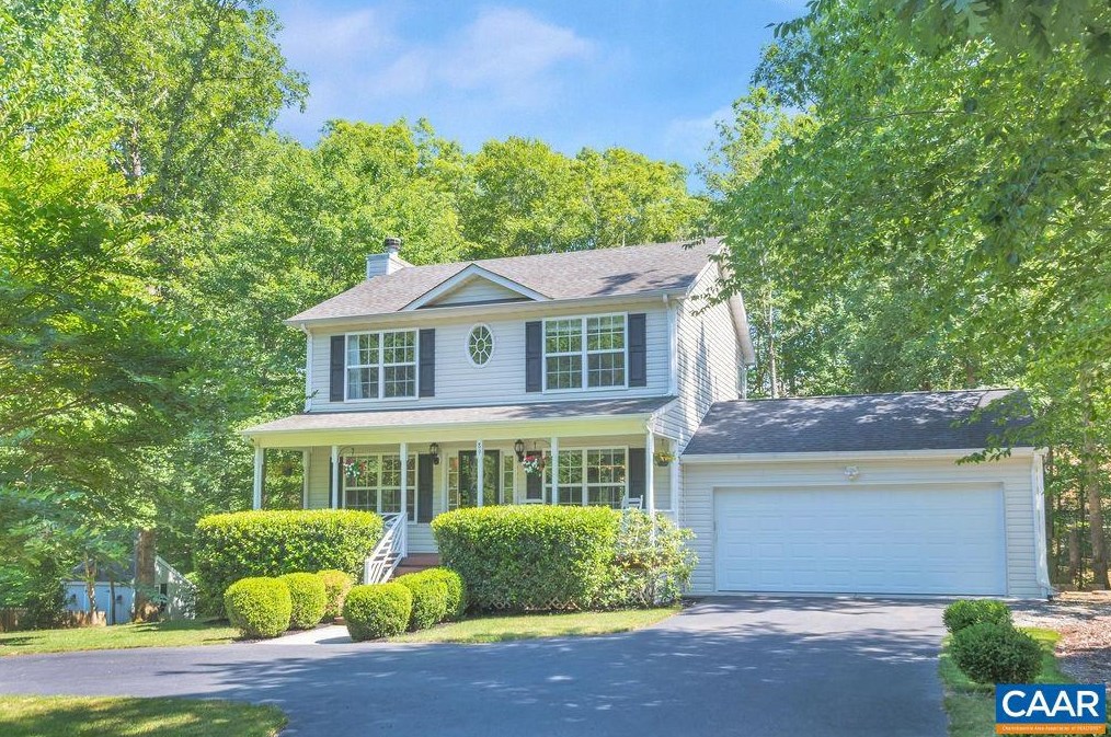 89 Riverside Dr, Bybee, VA 22963