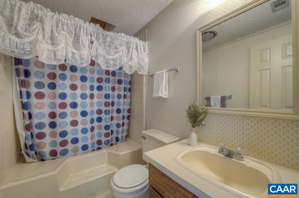 11 Gladiola Rd, Ruckersville VA  22968-2515 exterior