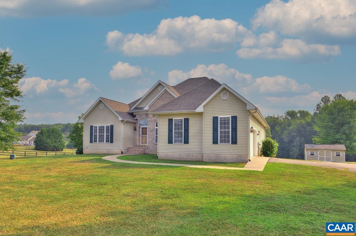 1908 Hollands Rd, Bybee, VA 22963