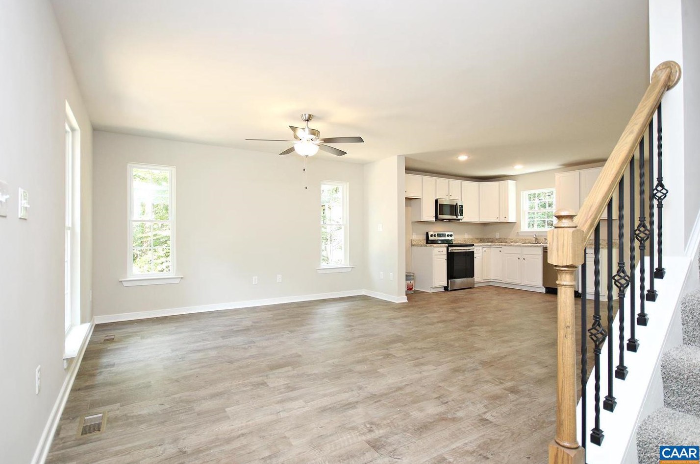 21 Brougham Rd, Bybee, VA 22963