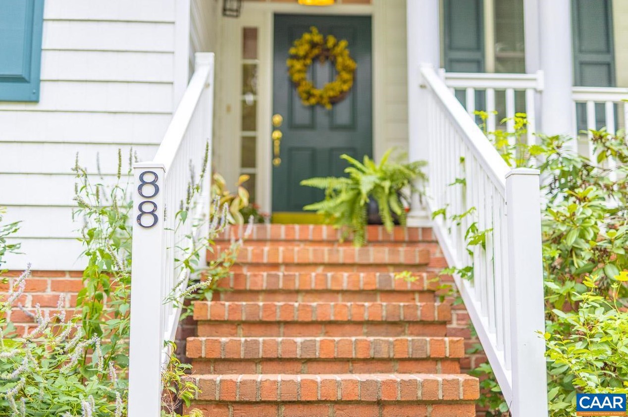 88 Chapel Ct, Bybee, VA 22963