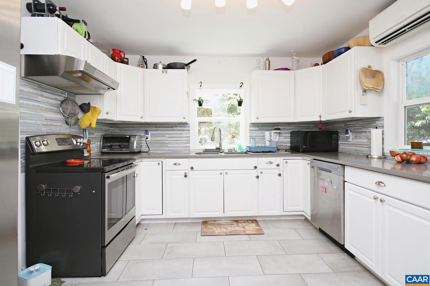 1014 Grove St, Charlottesville, VA 22903