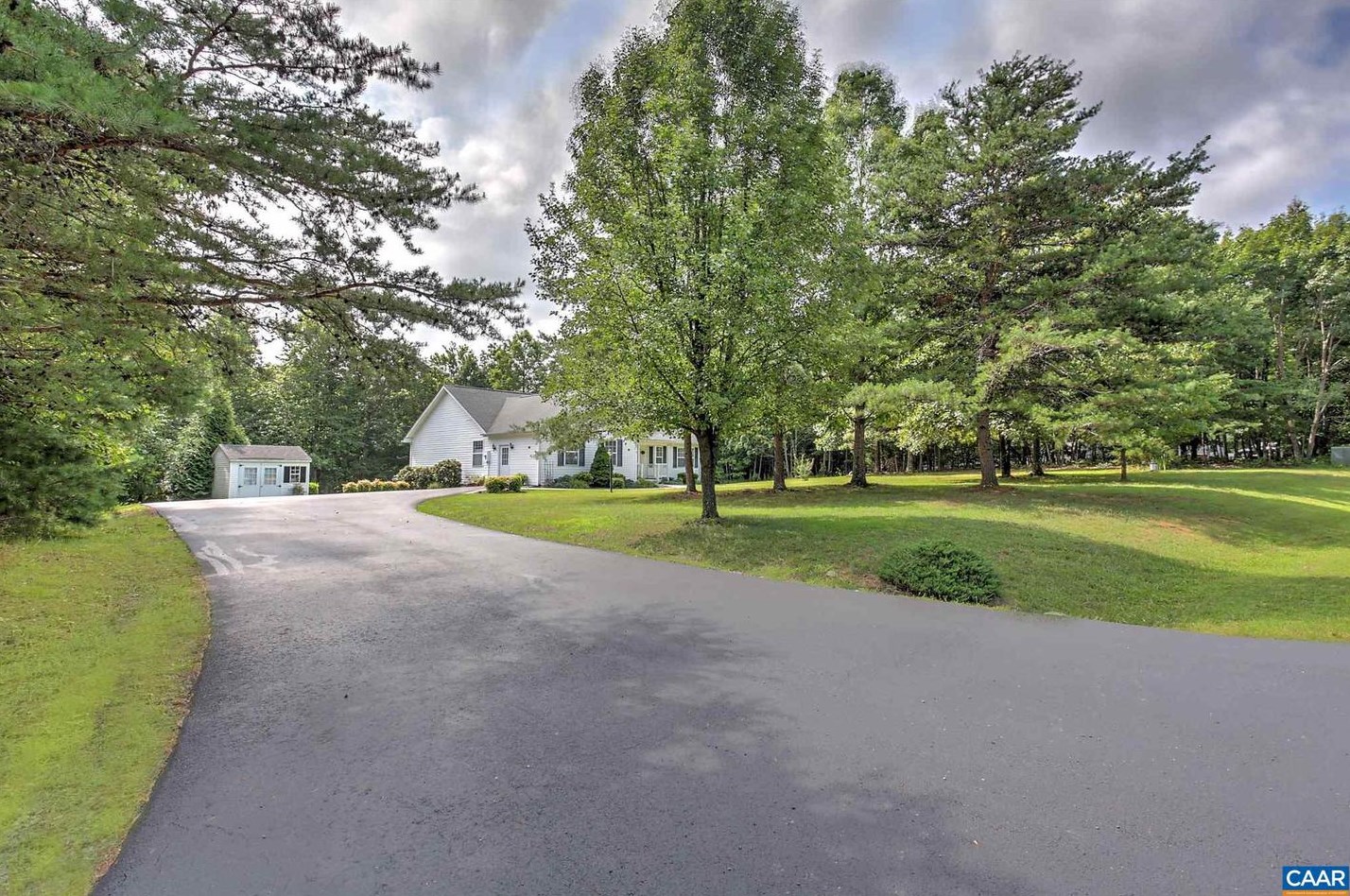 90 Shannon Glen Ct, Louisa, VA 23093-2462