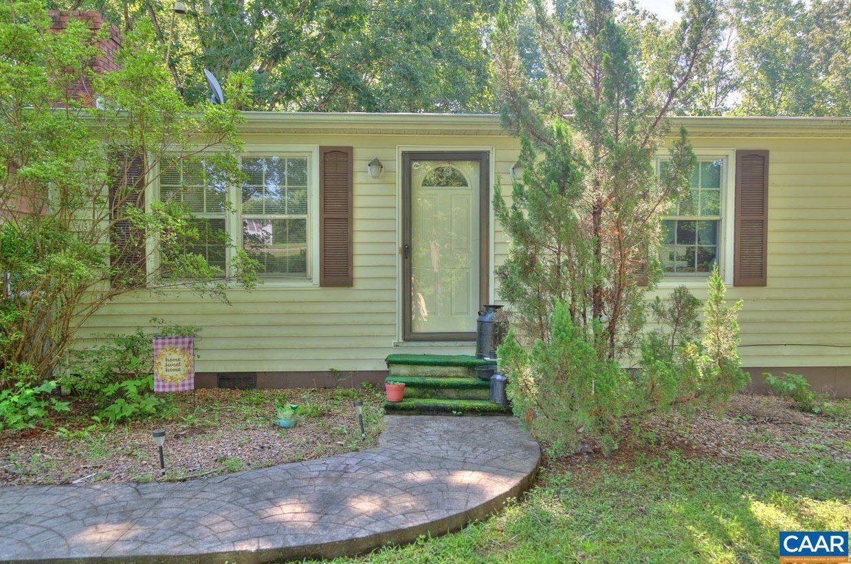 2982 Cedar Lane Rd, Kents Store, VA 23084