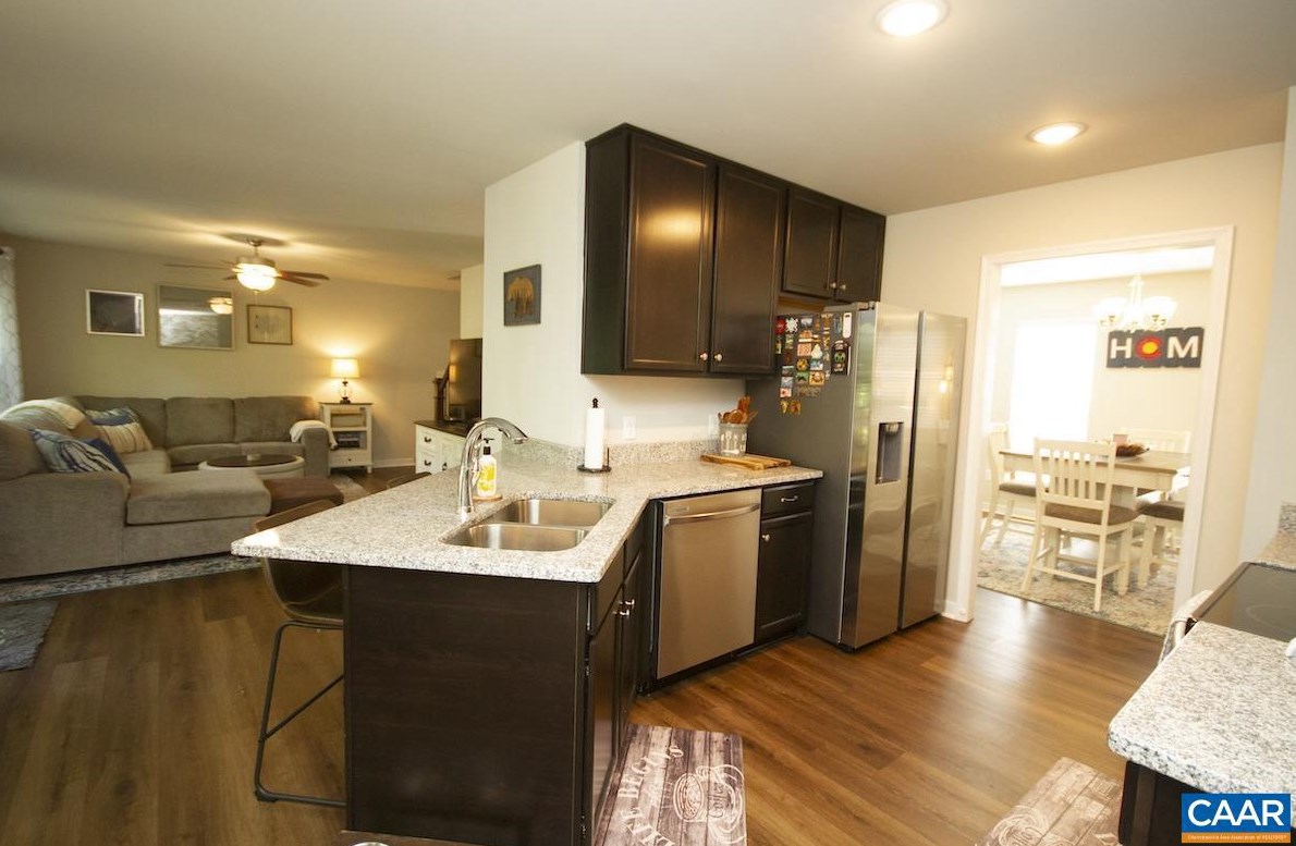 14 Rassawek Ct, Bybee, VA 22963