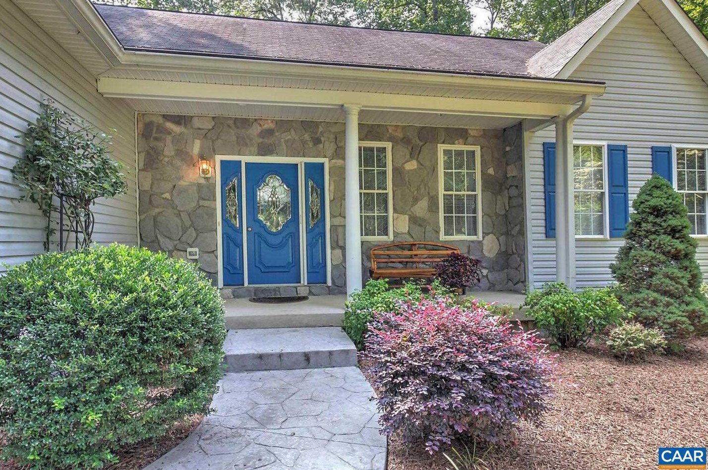 368 Oakleigh Ln, Bumpass, VA 23024