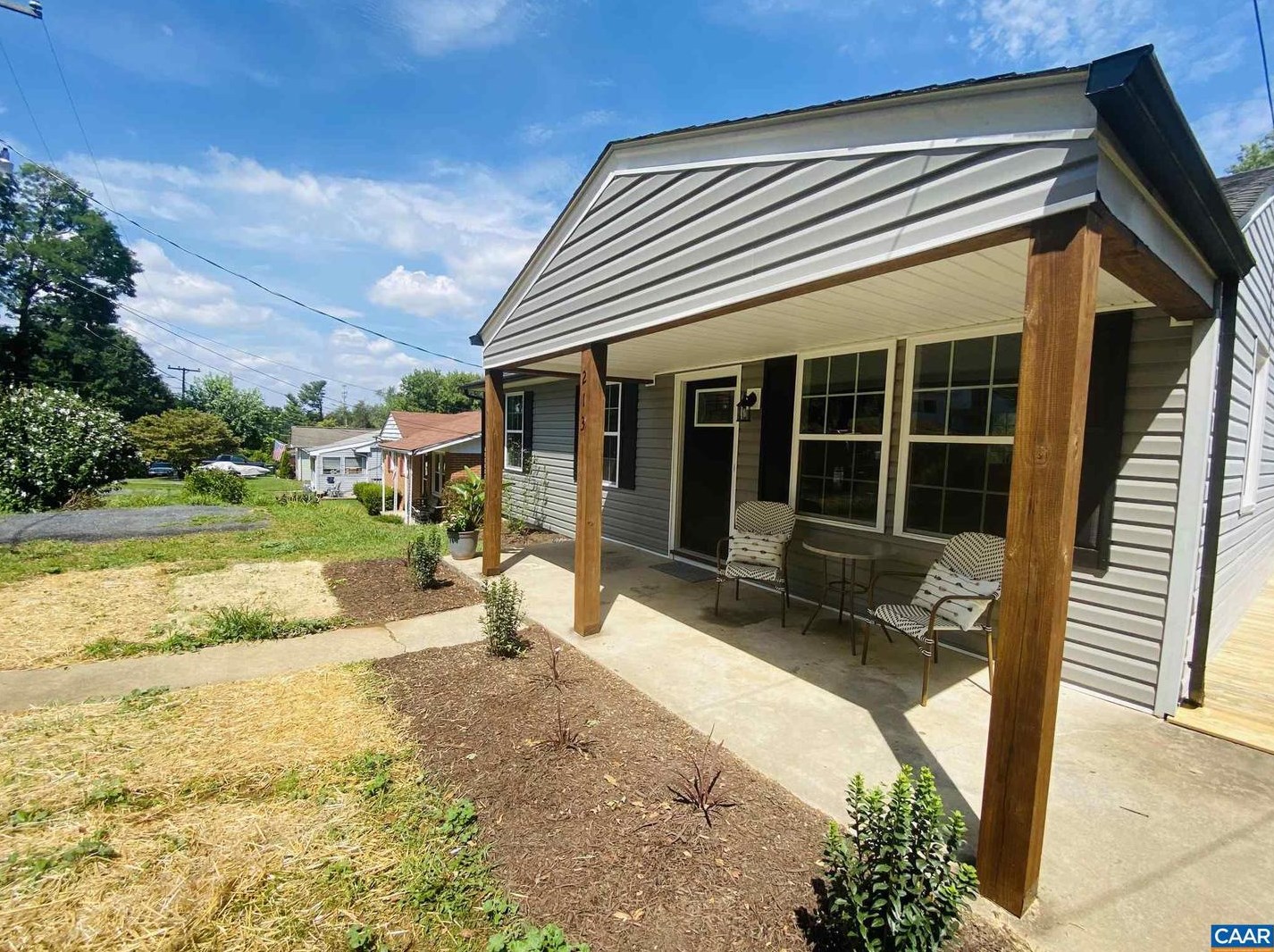 213 Carolina Ave, Waynesboro, VA 22980-1905