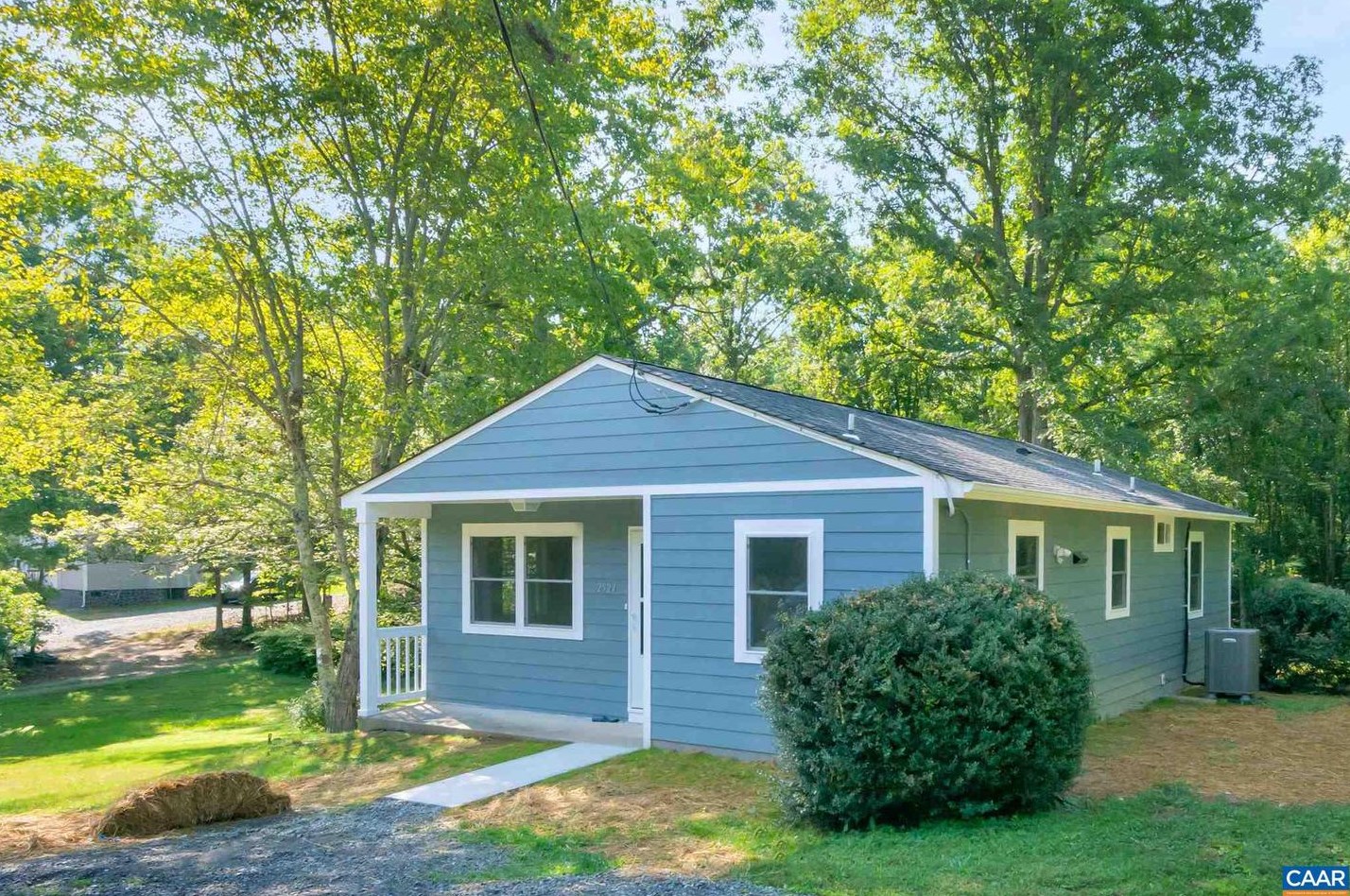 2521 Emerys Ln, Esmont, VA 22937